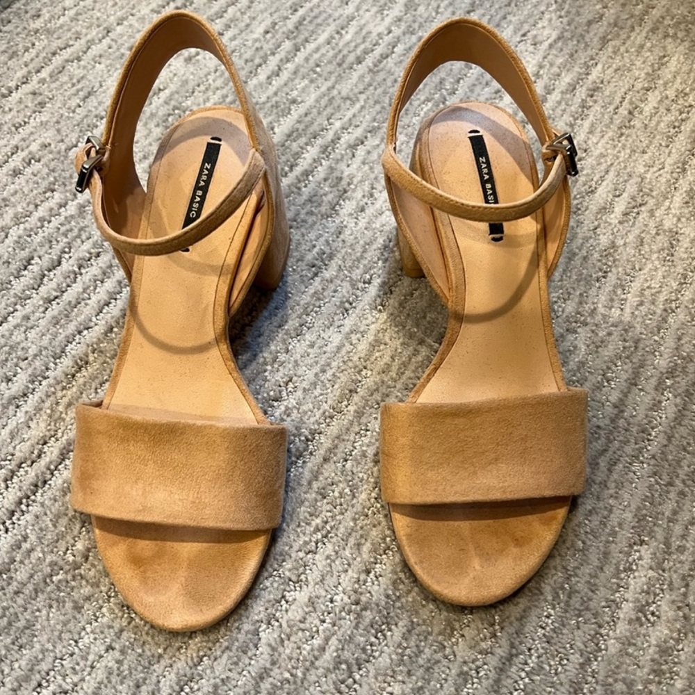 Zara block heeled sandals 👡